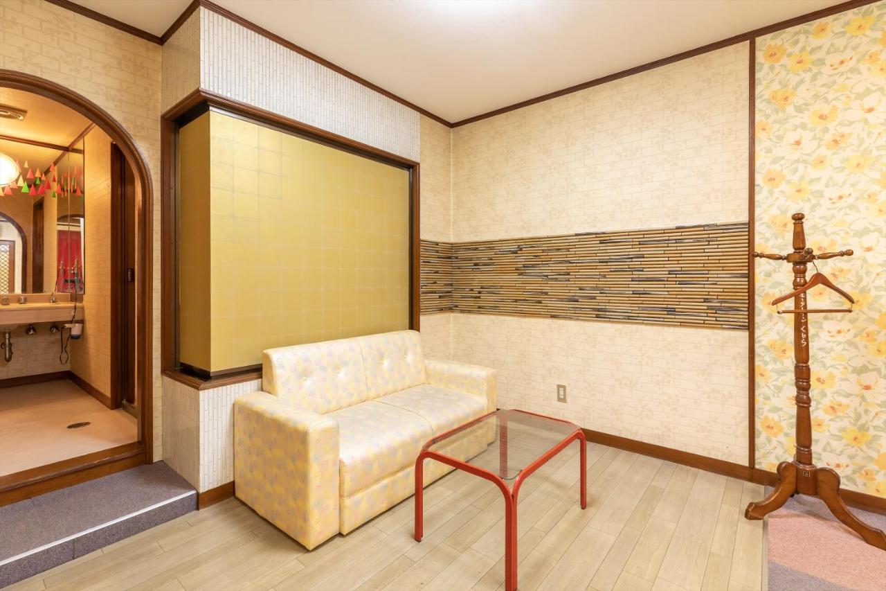 OYO Hotel Tatsuyoshi Sennan Misakimachi Tannowa Eksteriør billede