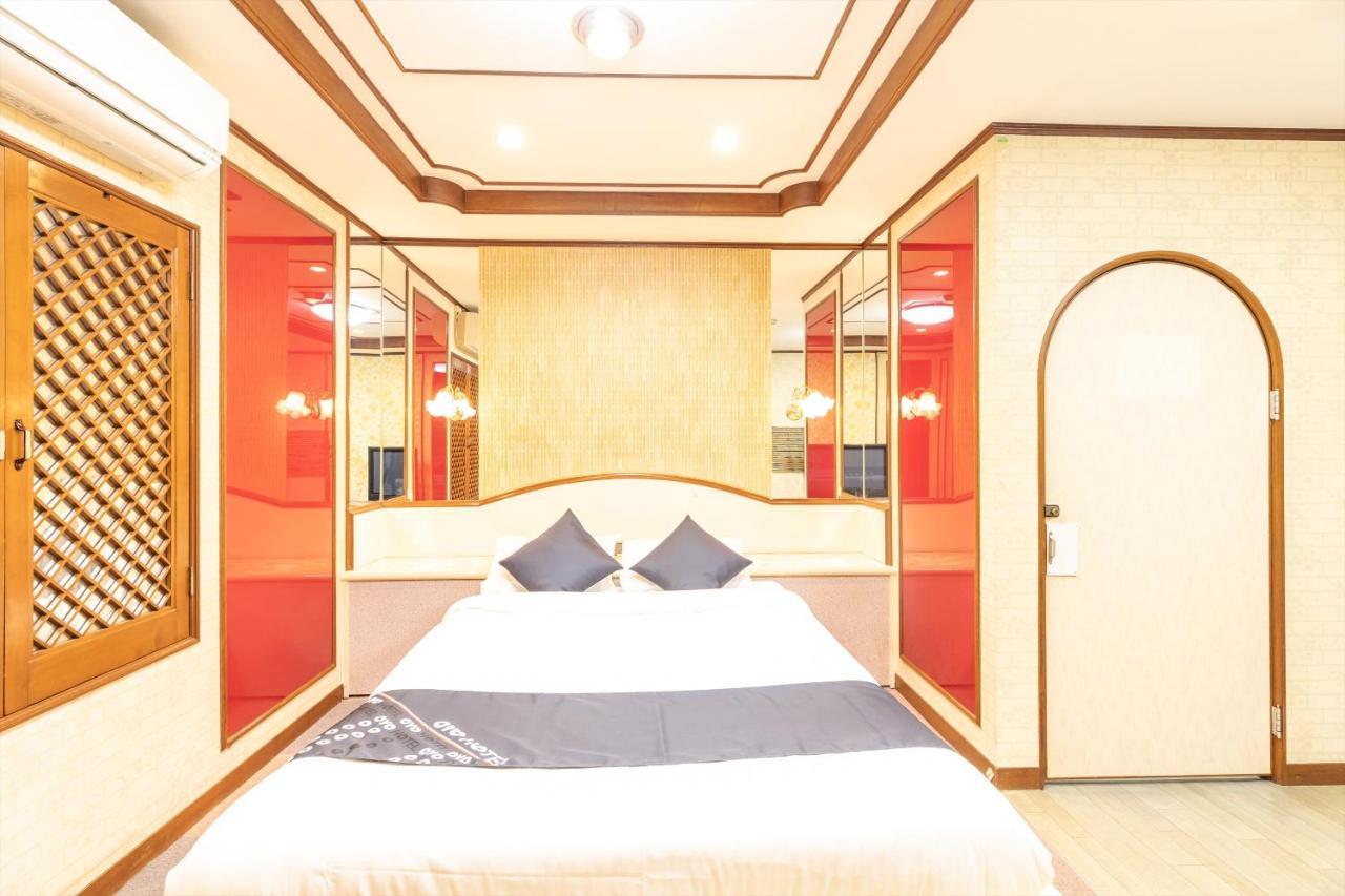 OYO Hotel Tatsuyoshi Sennan Misakimachi Tannowa Eksteriør billede